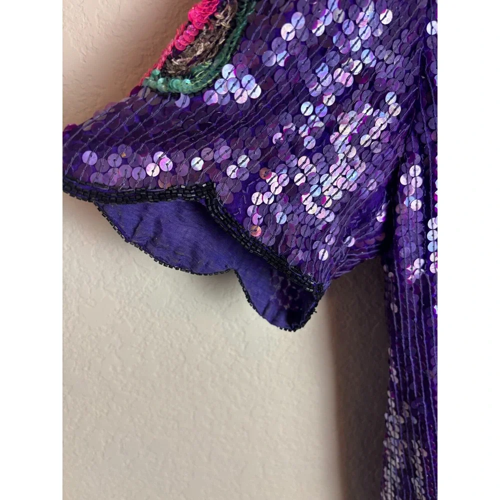 Royal Feelings Purple Sequins Blouse Size M Pullover V-Neck Short Sleeve Floral